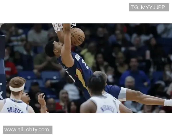 特雷墨菲半场表现抢眼11投6中斩获15分1篮板3抢断展现实力