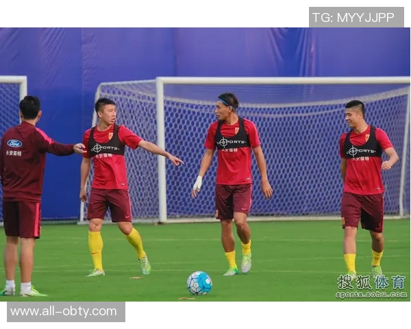 尤文图斯训练动态麦肯尼与小孔塞桑独自备战布雷默热格罗瓦暂时休息 尤文图斯训练动态麦肯尼与小孔塞桑独自备战布雷默热格罗瓦暂时休息