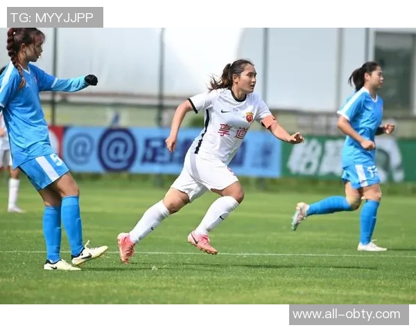 曾经的天才少女何小珂迎来22岁生日依然未能在国内联赛破门得分