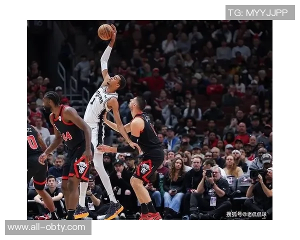 马刺主帅指出防守衔接问题文班需提升配合减少补位频率